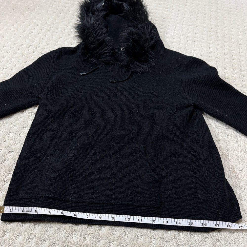 Angela Mara, Stylish Black Sweater with Faux Fur Hood, Size Large - Picture 12 of 12